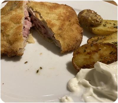 Cordon Bleu vom Kalb mit Rosmarinkartoffeln und Sour Creme