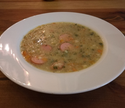 Kartoffelsuppe Hausfrauenart mit Bockwurst